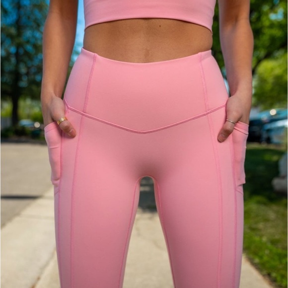 Til You Collapse effortless heart booty leggings size medium - Picture 2 of 5